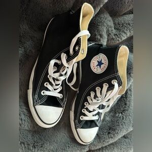 Converse high top all star shoes women’s 9, men’s 7 like new